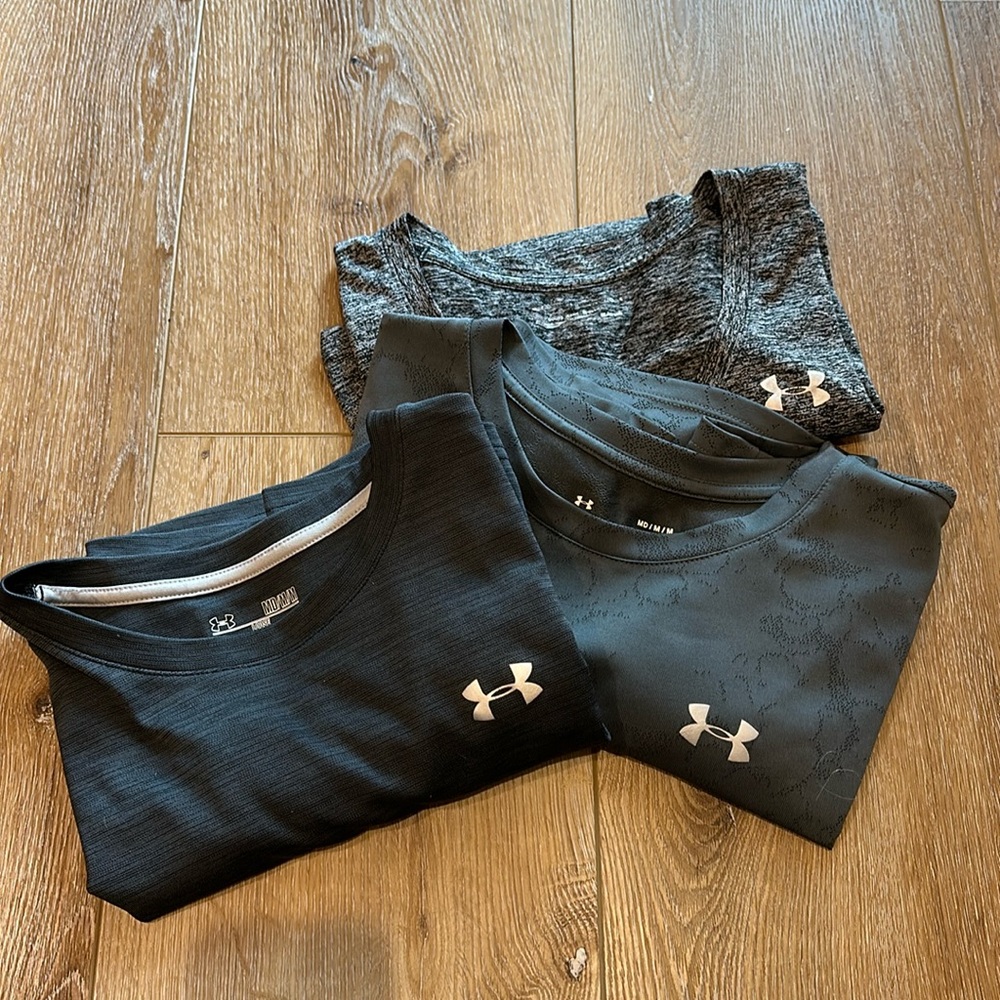 Bundle of women’s Under Armour Heatgear Shirts Size Medium